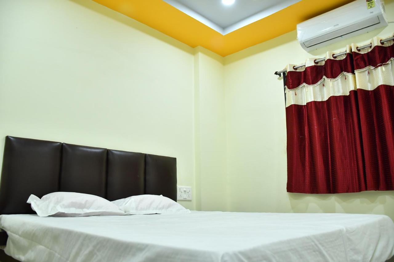 Hotel Kalika Residency Akalkot Exterior foto
